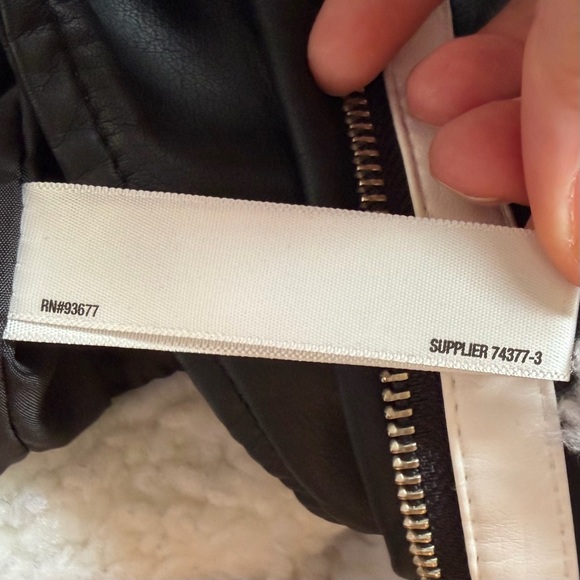 I ❤️ Ronson Black Faux Leather/White Faux Fur Moto Style Jacket Women’s Sz Small - Picture 14 of 15